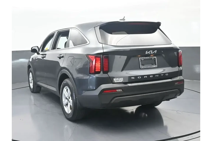 $22500 : Kia Sorento 2022 LX 4dr SUV image 4