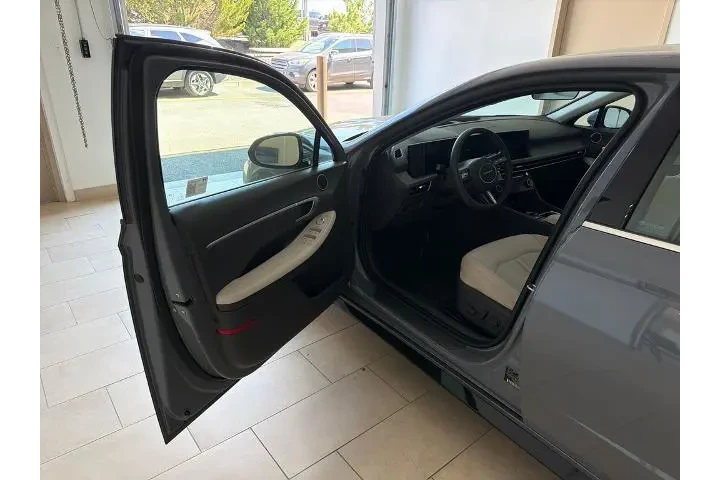 $24357 : Hyundai SONATA 2025 SEL 4dr image 10