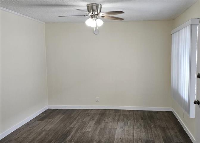 $1750 : CUDAHY APARTAMENTO image 7