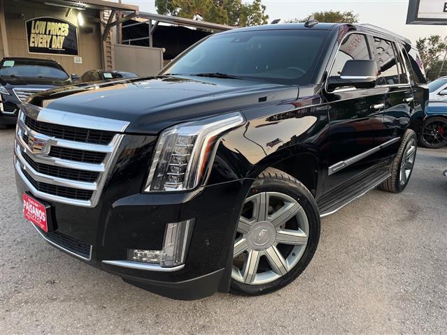 2017 Escalade 4WD 4dr Luxury image 1