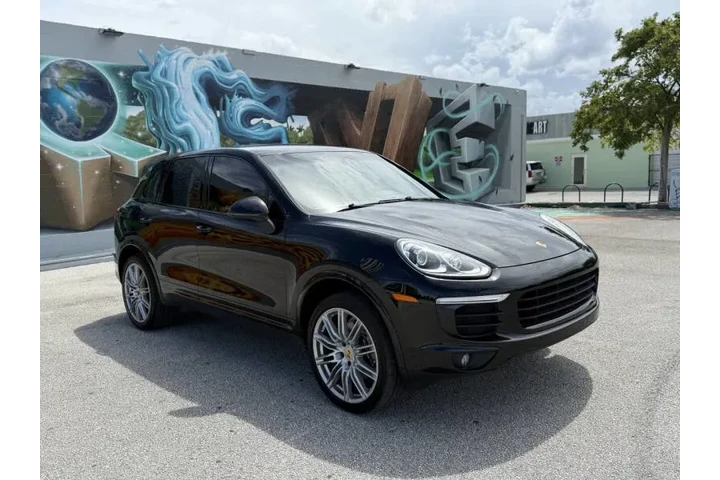 $18997 : 2018 Cayenne Platinum Edition image 4