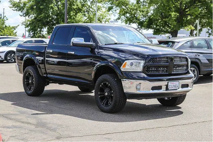 $28992 : Ram 1500 2018 4x4 Laramie 4d image 6