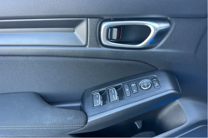 $28981 : Honda Civic 2025 Sport 4dr H image 10