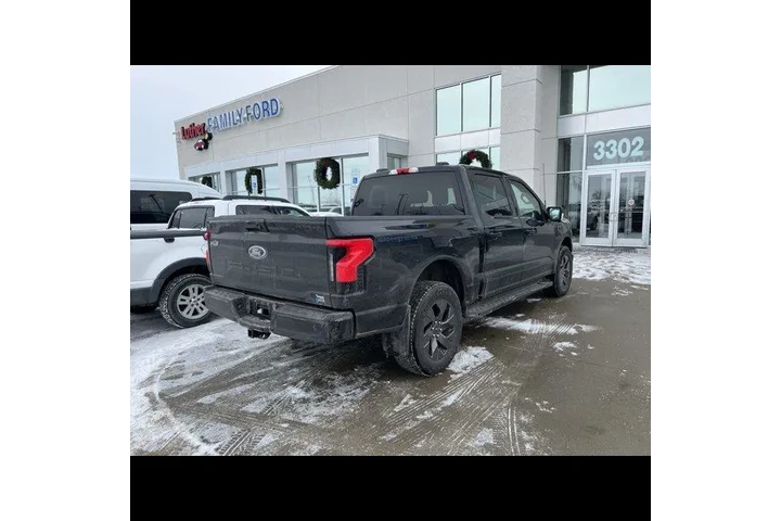 $38699 : Ford F-150 Lightning 2023 AW image 4