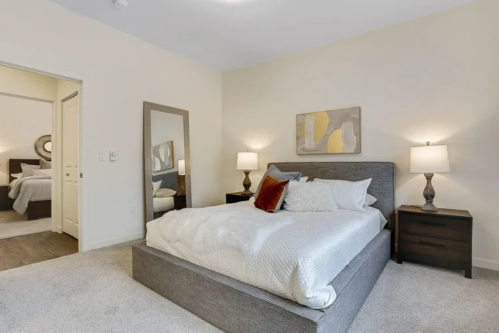 $1300 : Spacious 1BR 1BA 1300 image 1