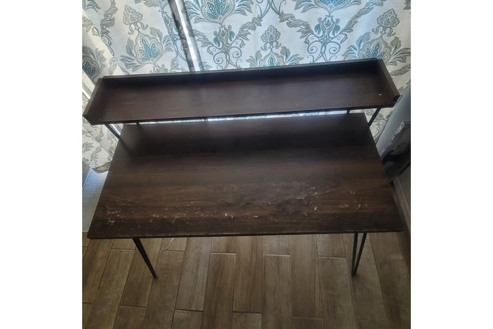 $20 : Escritorio image 1