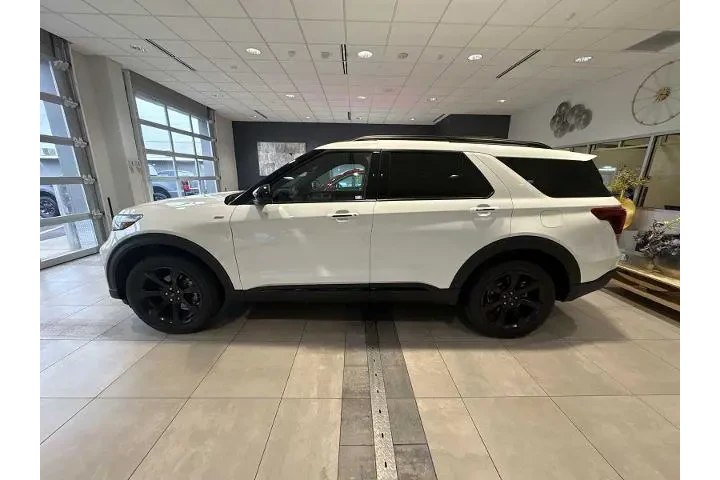 $35492 : Ford Explorer 2023 AWD ST-Li image 6