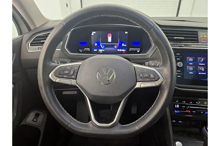 $20998 : Volkswagen Tiguan 2022 SE 4d image 10