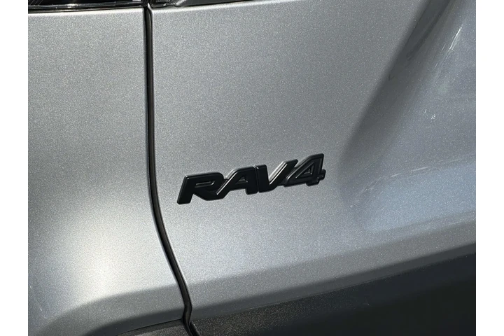$38987 : Toyota RAV4 2025 AWD XLE Pre image 6