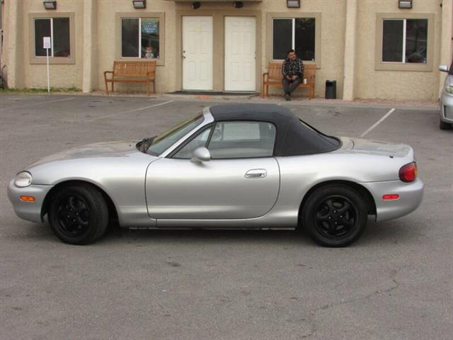 $8995 : 1999 MX-5 Miata image 9