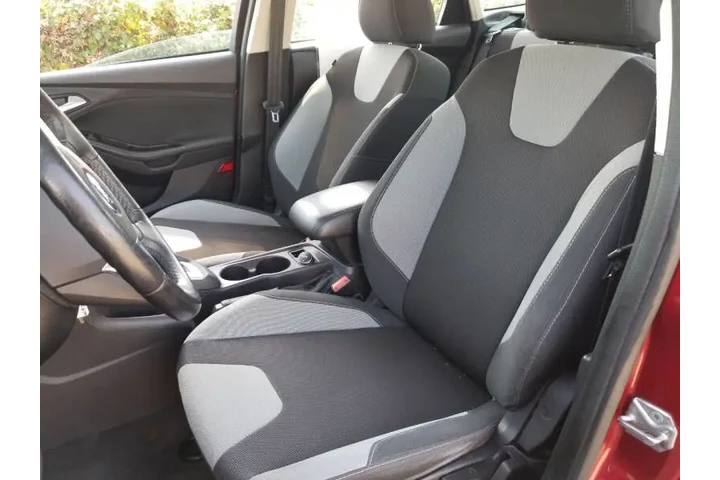 $8700 : 2014 Focus SE image 9