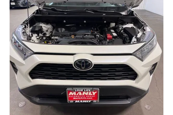 $28983 : Toyota RAV4 2021 XLE Premium image 9