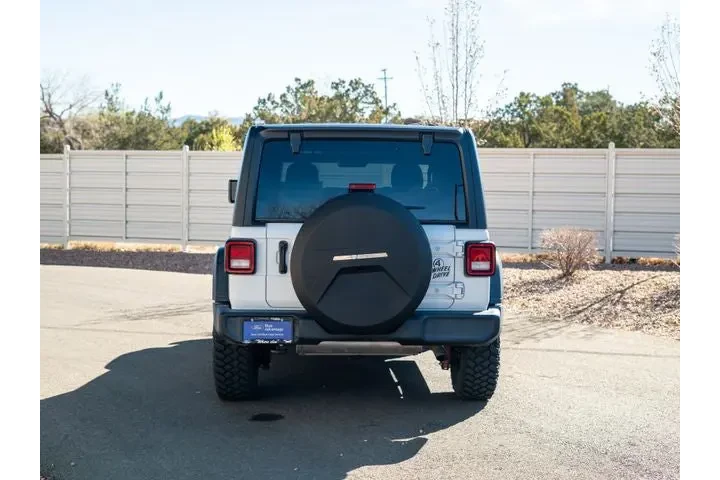 $31988 : 2023 Wrangler Willys image 5