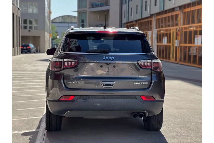 $11990 : 2019 JEEP COMPASS image 7