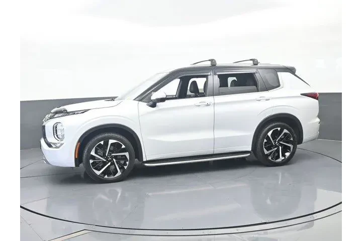 $23991 : Mitsubishi Outlander 2024 AW image 2