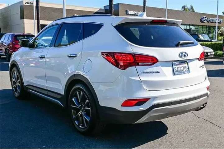 $15000 : Hyundai SANTA FE Sport 2018 image 7