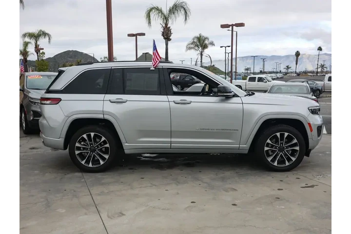 $39025 : Jeep Grand Cherokee 2024 4x4 image 2