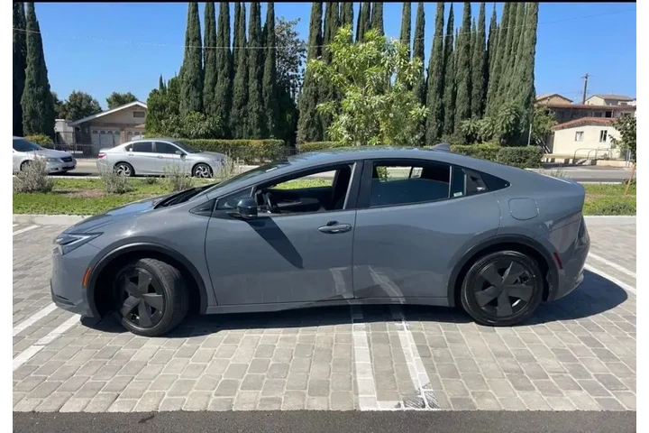 $25489 : Toyota Prius 2024 Limited 4d image 5