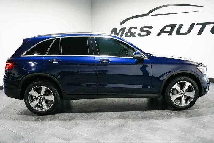 $22889 : 2020 GLC 300 image 6