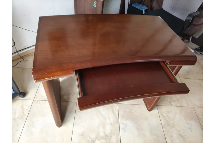 $200000 : escritorio usado en cedro image 6