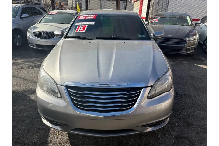 $9995 : 2013 200 image 3