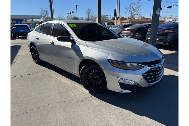 2019 Malibu LS image 3