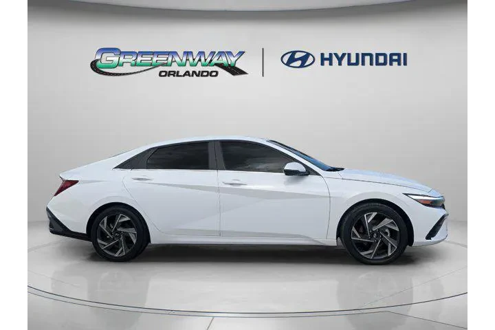 $24589 : Hyundai ELANTRA Hybrid 2024 image 10