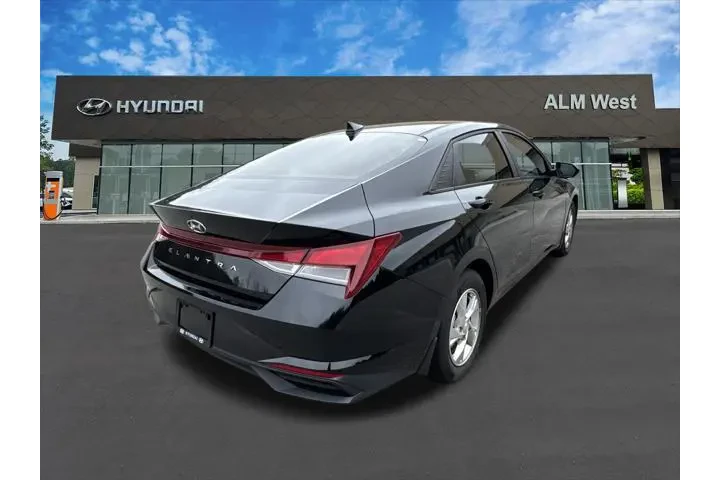 $17820 : Hyundai ELANTRA 2023 SE 4dr image 5