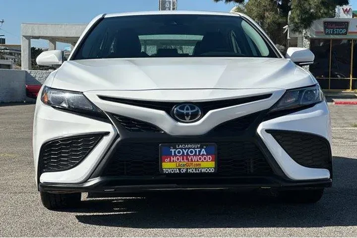 $23405 : Toyota Camry 2024 SE 4dr Sed image 9