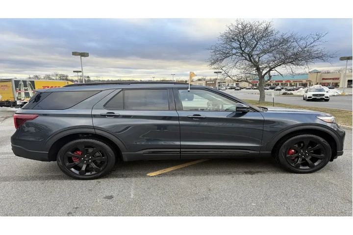 $39895 : Ford Explorer 2022 AWD ST 4d image 9