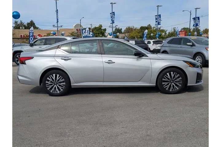 $20899 : Nissan Altima 2024 2.5 SV 4d image 3