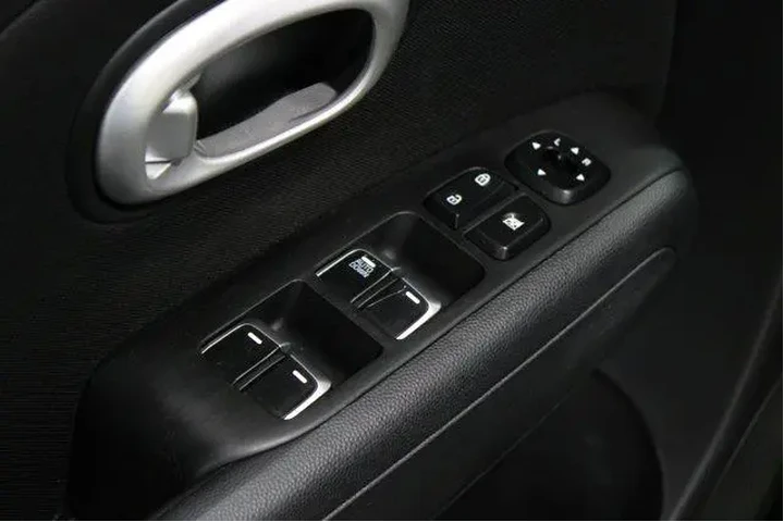 $11988 : Kia Soul 2017 4dr Crossover image 4