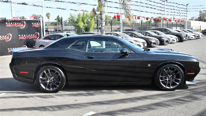 $35987 : Challenger R/T Scat Pack image 9