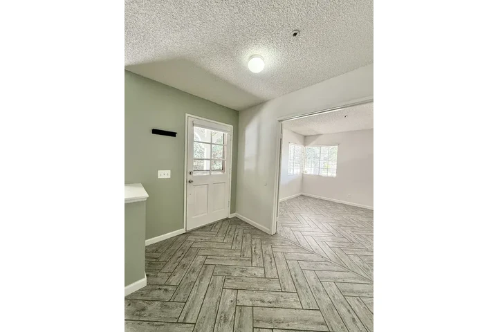 $1500 : Fontana 3 & 2 BEDROOMS image 10