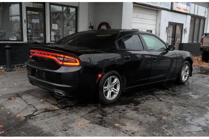 $13299 : 2019 Charger SXT image 4