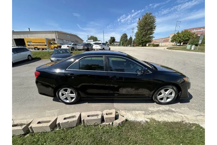 $9990 : 2014 Camry SE image 9
