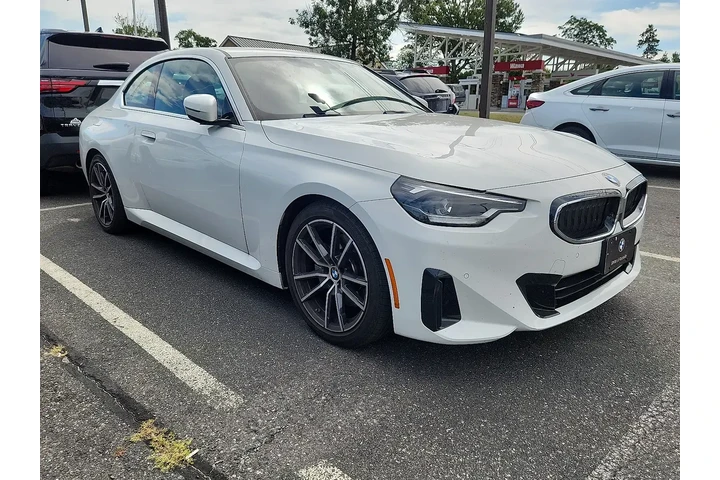 $28494 : BMW 2 Series 2022 230i 2dr C image 2