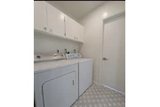$1300 : 4 dormitorios y 2 baños cerca thumbnail