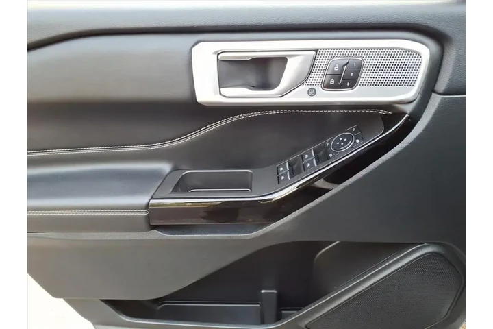$39900 : Ford Explorer 2023 AWD ST 4d image 8