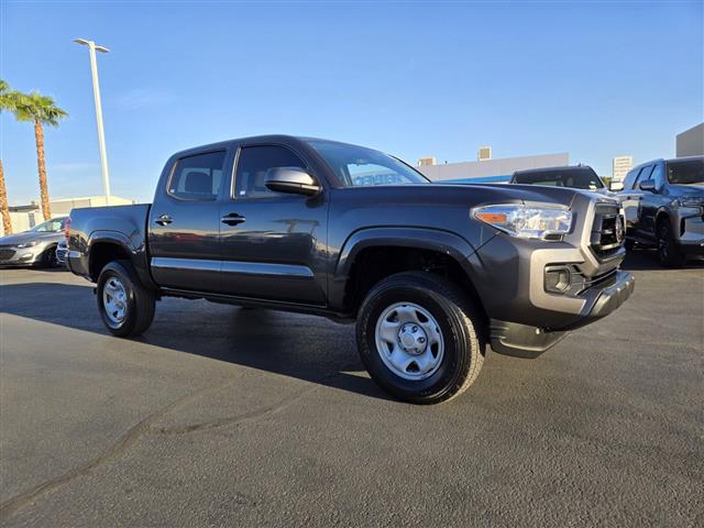 $37079 : Pre-Owned 2022 Tacoma 4WD SR image 1