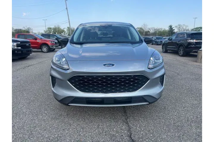 $20913 : Ford Escape 2022 AWD SE 4dr image 2