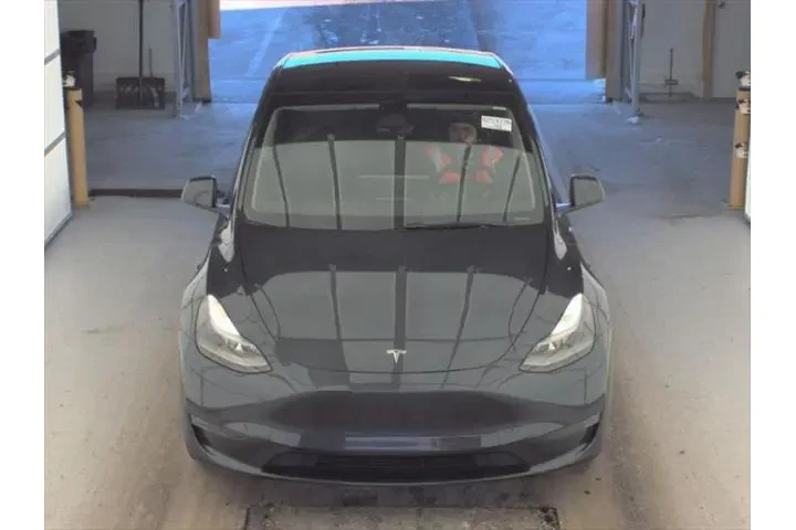 $33893 : Tesla Model Y 2024 AWD Long image 2