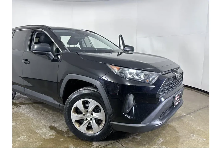 2019 RAV4 LE image 9