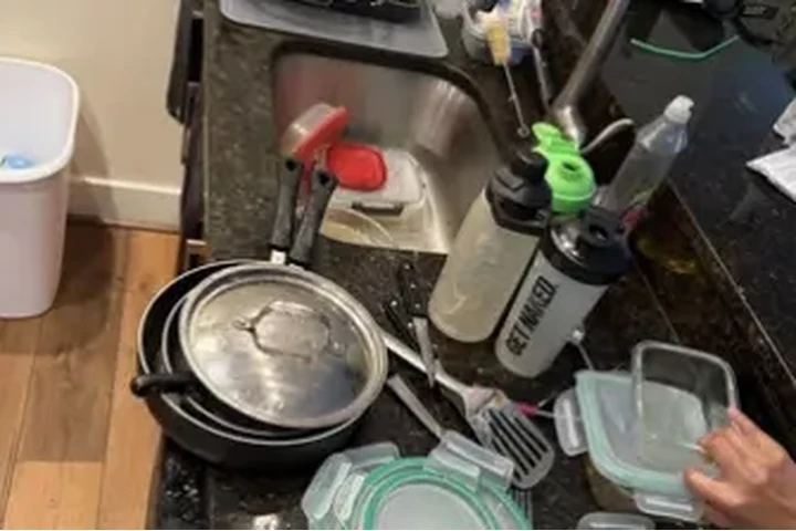 service house cleaning image 2