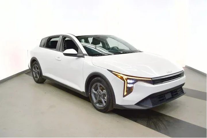 $20994 : Kia K4 2025 LXS 4dr Sedan image 2
