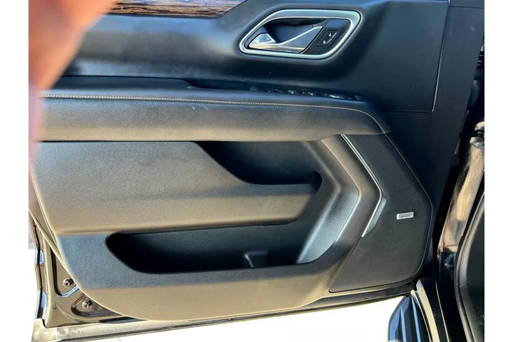 2021 Suburban Premier 4WD image 10