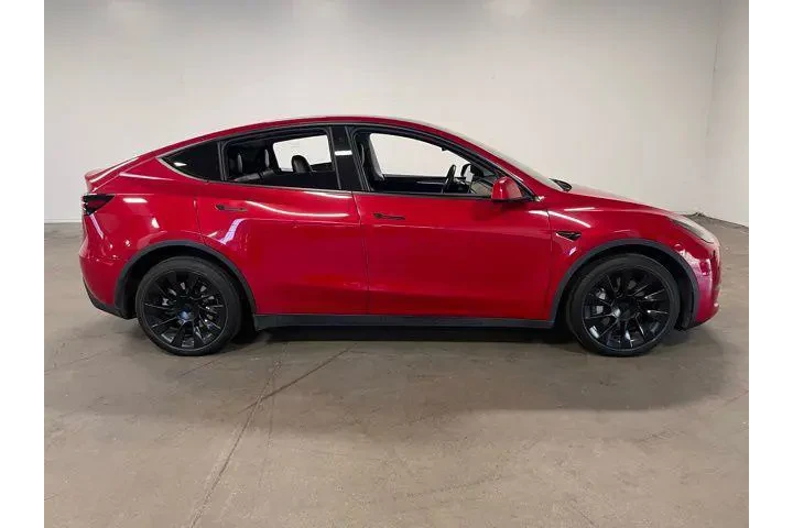$31584 : Tesla Model Y 2022 AWD Long image 2