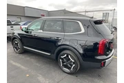 $31988 : Kia Telluride 2023 S 4dr SUV thumbnail