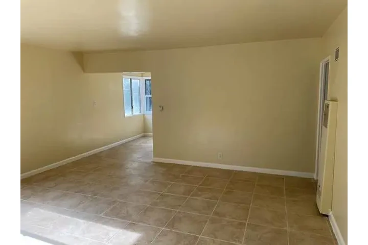 $2495 : 2 bed/1 bath Westchester $2495 image 2
