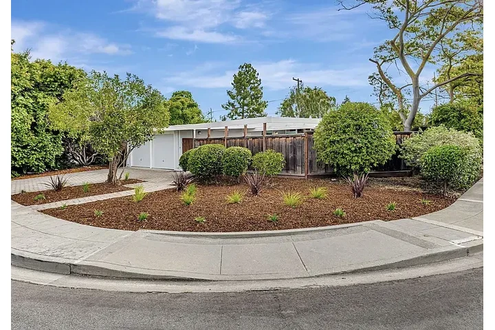 $2400 : AVAILABLE  IN MOUNTAIN VIEW CA image 3